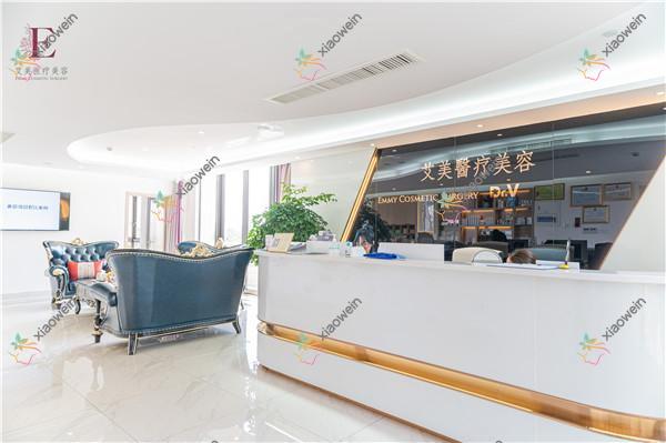 长沙黄金微雕双下巴吸脂哪个医院便宜还不错?艾莱芙/卿昕