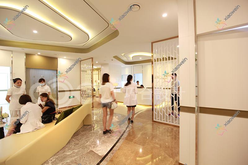 上海水动力吸脂提臀医院价格发布:排名靠前的艾尔建水动力吸脂提臀费用便宜