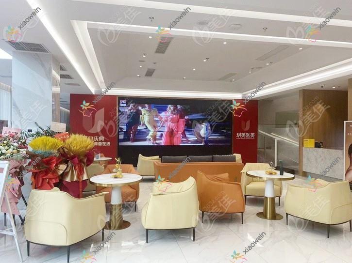 苏州酷塑冷冻溶脂去富贵包整形医院哪家好？苏州酷塑冷冻溶脂去双下巴建议昆山薇晨/昆山奥本