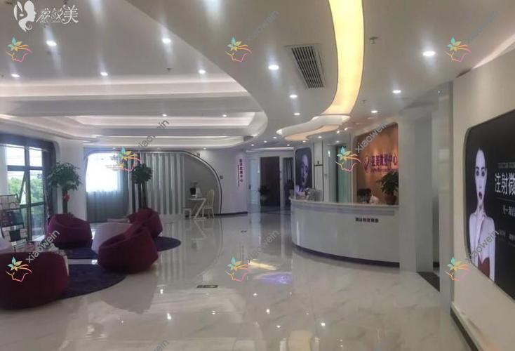 深圳黄金微雕吸脂瘦背哪个医院便宜又好？爱瑞布她、宜美好还不贵