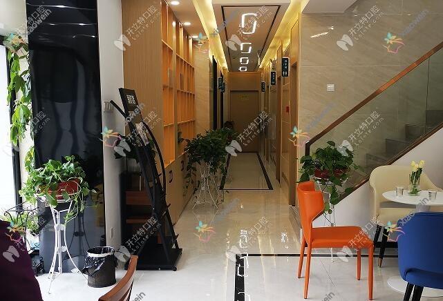 长沙雨花湘信口腔门诊部